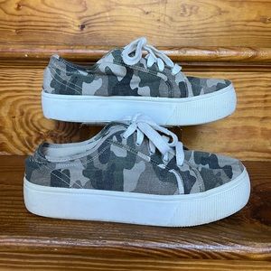 American Eagle camo platform sneakers